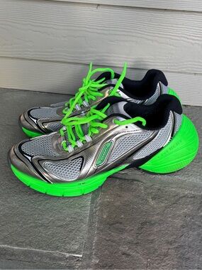 Givenchy TK-MX Runner Sneakers Silver Green, Like New🔥